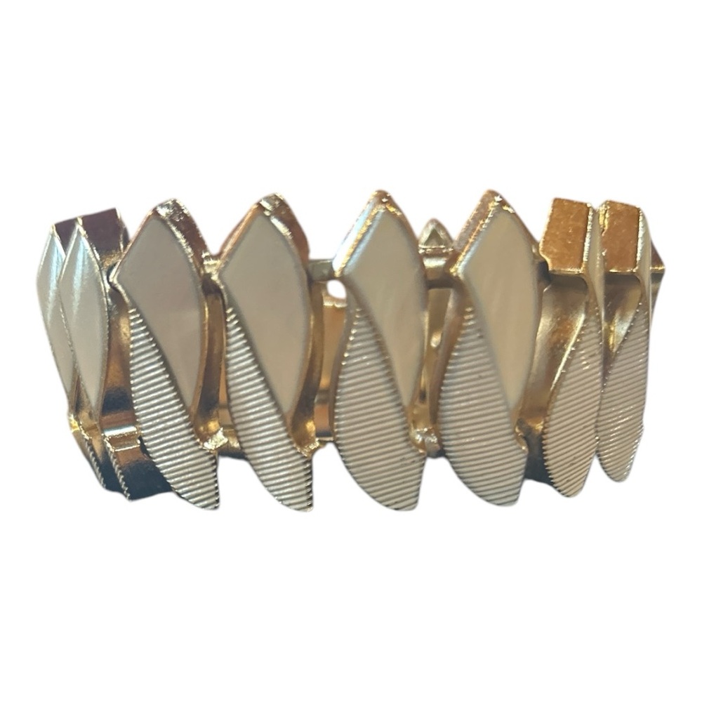Vintage Chunky Gold Tone Pale Pink Enamel Swirl Link Bracelet